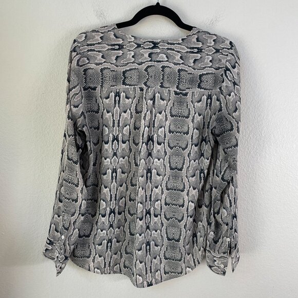 Express Womens Medium Gray Snake Print Roll Tab Sleeve Button Up Blouse V Neck - Picture 7 of 7